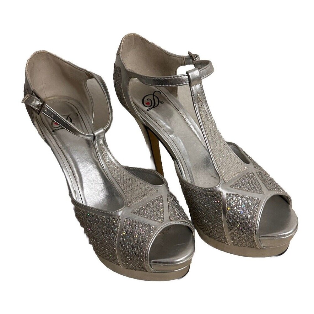 Heart in D Women's Size 8.5 Silver Glitter Platform High Heels Pumps